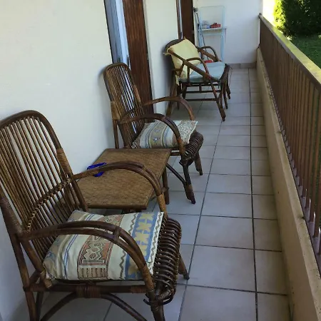 T2 De Laurette Avec Garage Et Parking Prives *