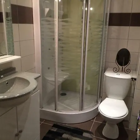 T2 De Laurette Avec Garage Et Parking Prives