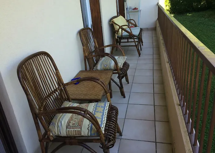 T2 De Laurette Avec Garage Et Parking Prives *